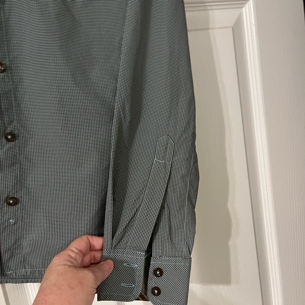 Ladies Medium The North Face Boulder Long Sleeve Shirt. Side Security Pocket - Picture 9 of 13
